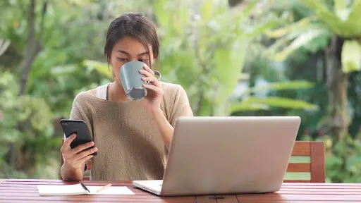 How Ecommerce Entrepreneurs Attract Customers Build Loyalty